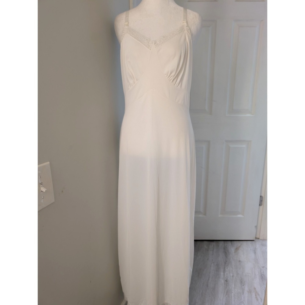 Vintage Wonder Val White Nylon Full Slip Dress Lace Trim Size 36 Side Slit USA